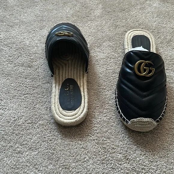 Perfectly worn in excellent condition Gucci slippers - Picture 2 of 3